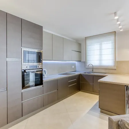 Spacious & Modern 3br With Terrace In By 360 Estates Διαμέρισμα *