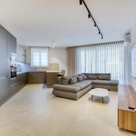 Spacious & Modern 3br With Terrace In By 360 Estates Daire *