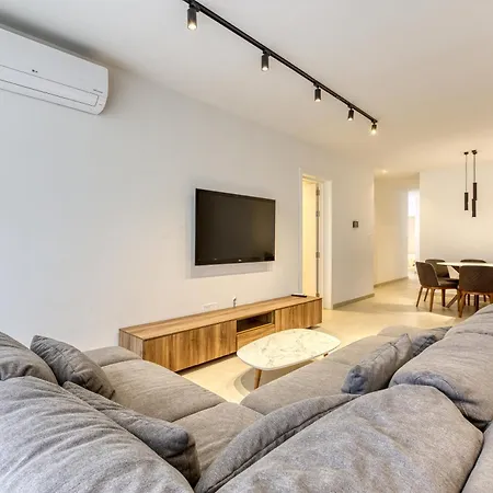 Daire Spacious & Modern 3br With Terrace In By 360 Estates