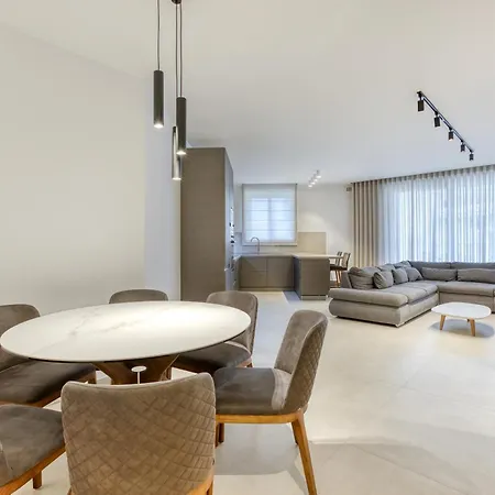Spacious & Modern 3br With Terrace In By 360 Estates Διαμέρισμα